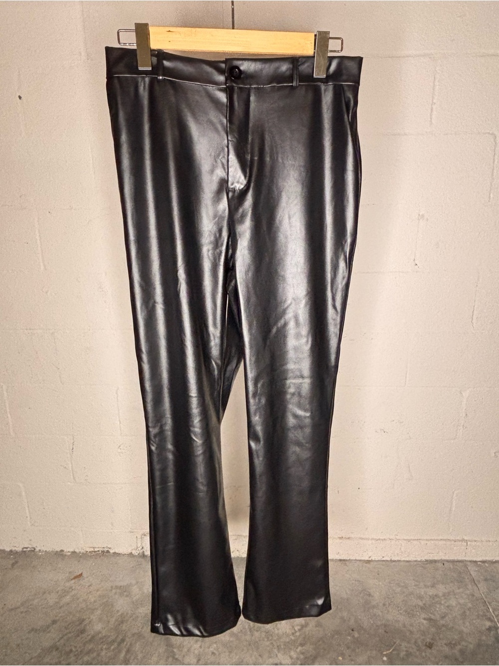 Manfinity Faux Leather High-Waist Wide Leg Pants Mens (US) M 33x30